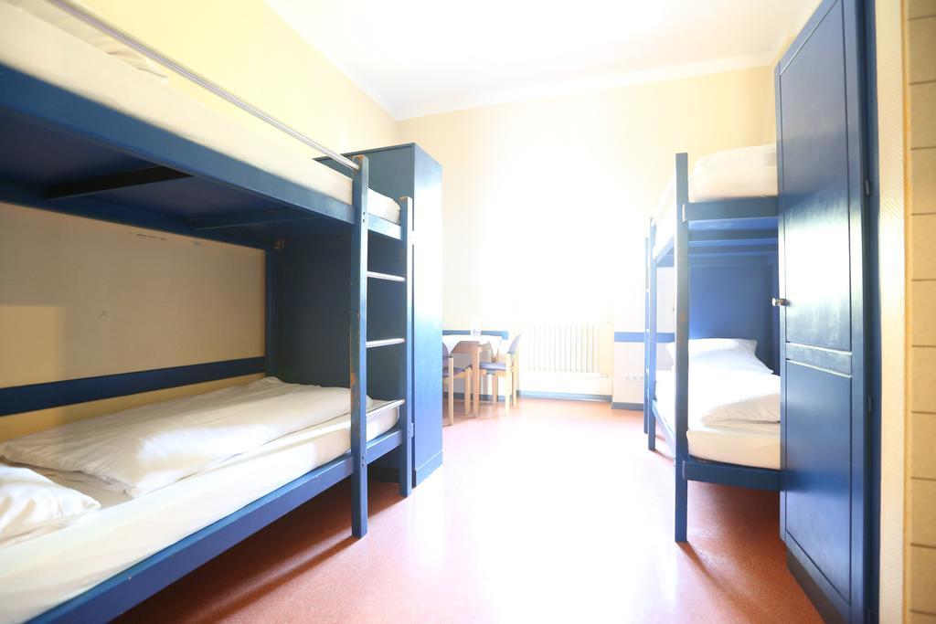 Kolping Hostel Trier Im Warsberger Hof エクステリア 写真